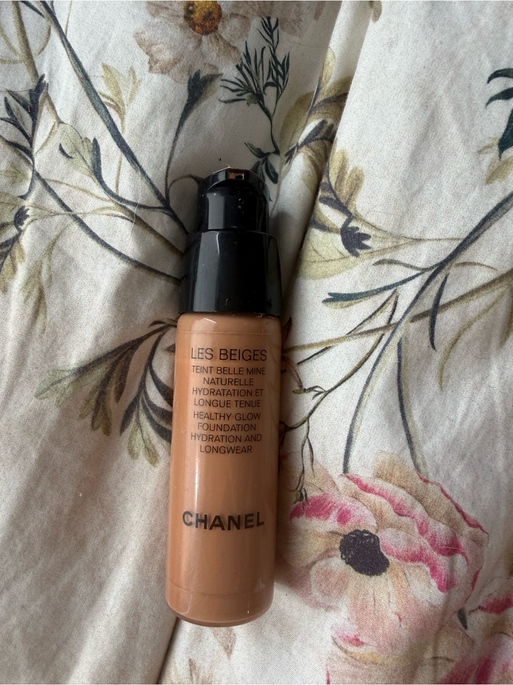 CHANEL Les Beiges Healthy Glow Foundation - Beige